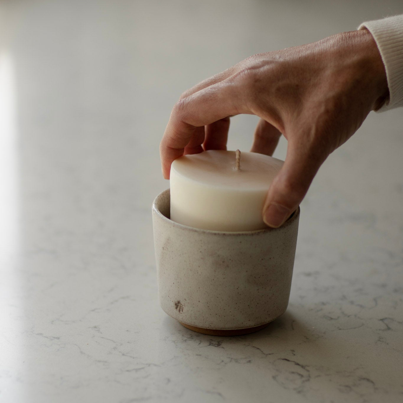 FORM 01 CHALK: REFILLABLE STONEWARE CANDLE