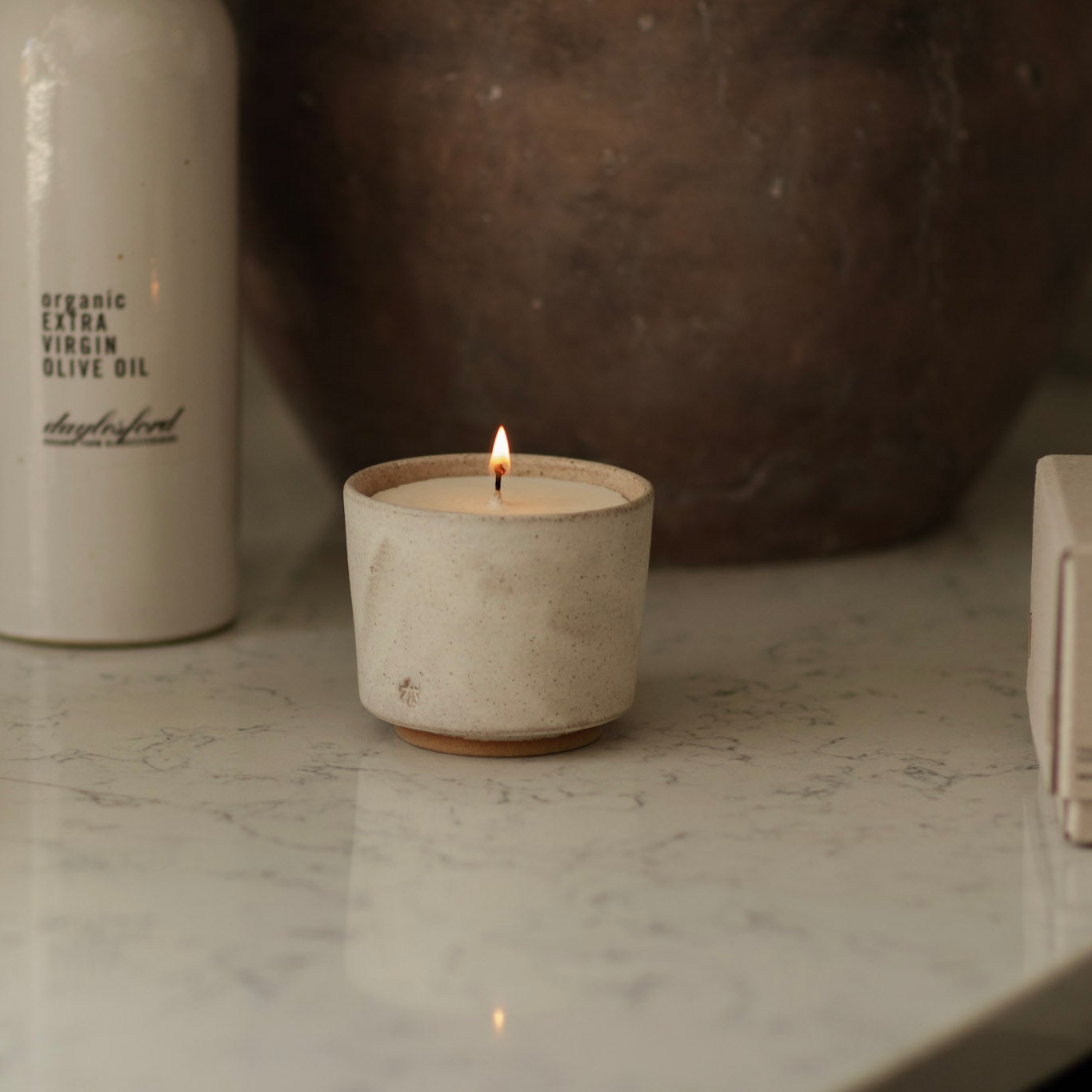 FORM 01 CHALK: REFILLABLE STONEWARE CANDLE
