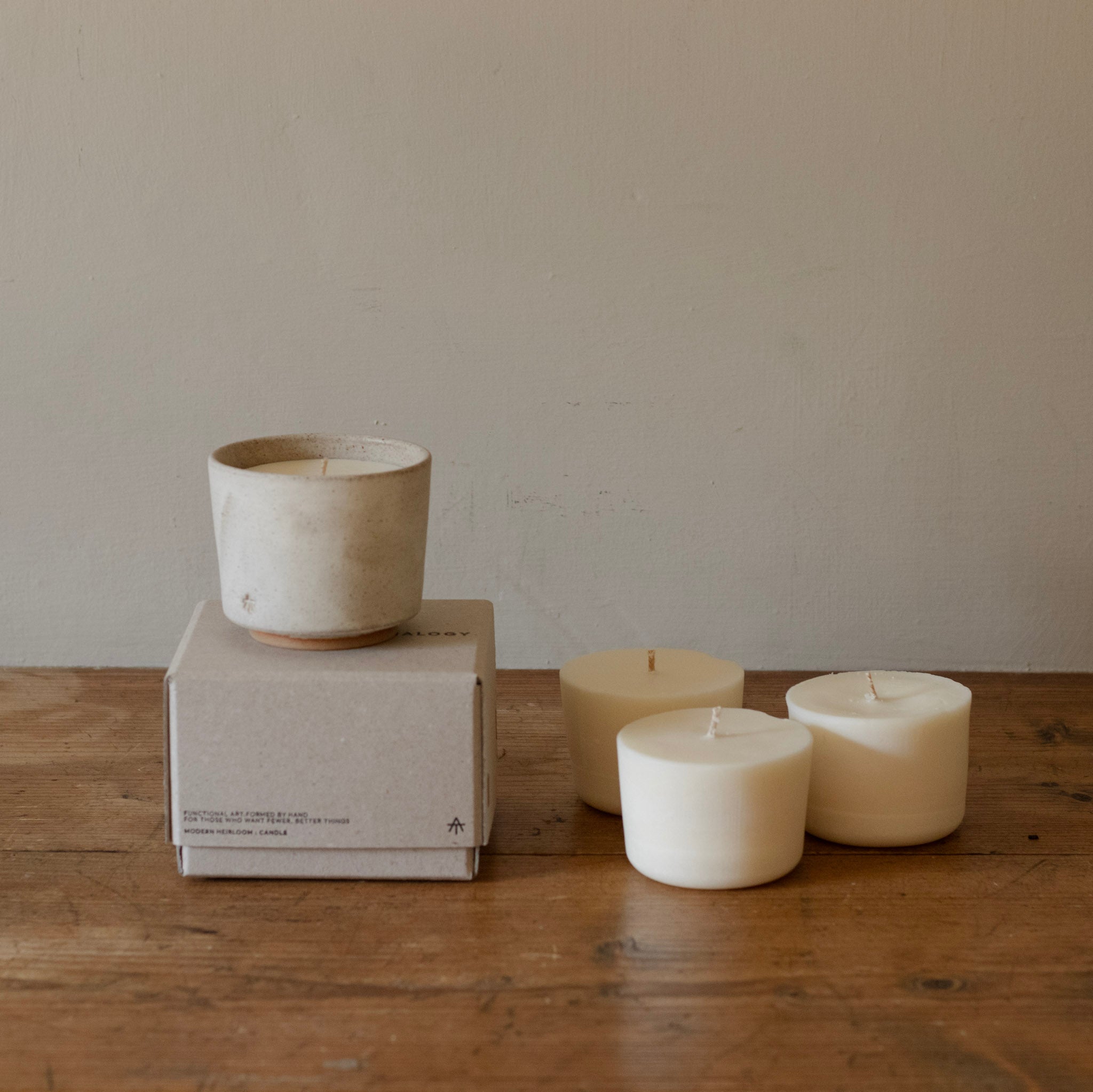 REFILLABLE CANDLE SET: FORM 01 CHALK + 3 CONTINUATIONS